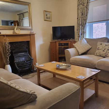 Villa Grayz Townhouse - Free Onsite Parking For 2 Cars à Lincoln Extérieur photo
