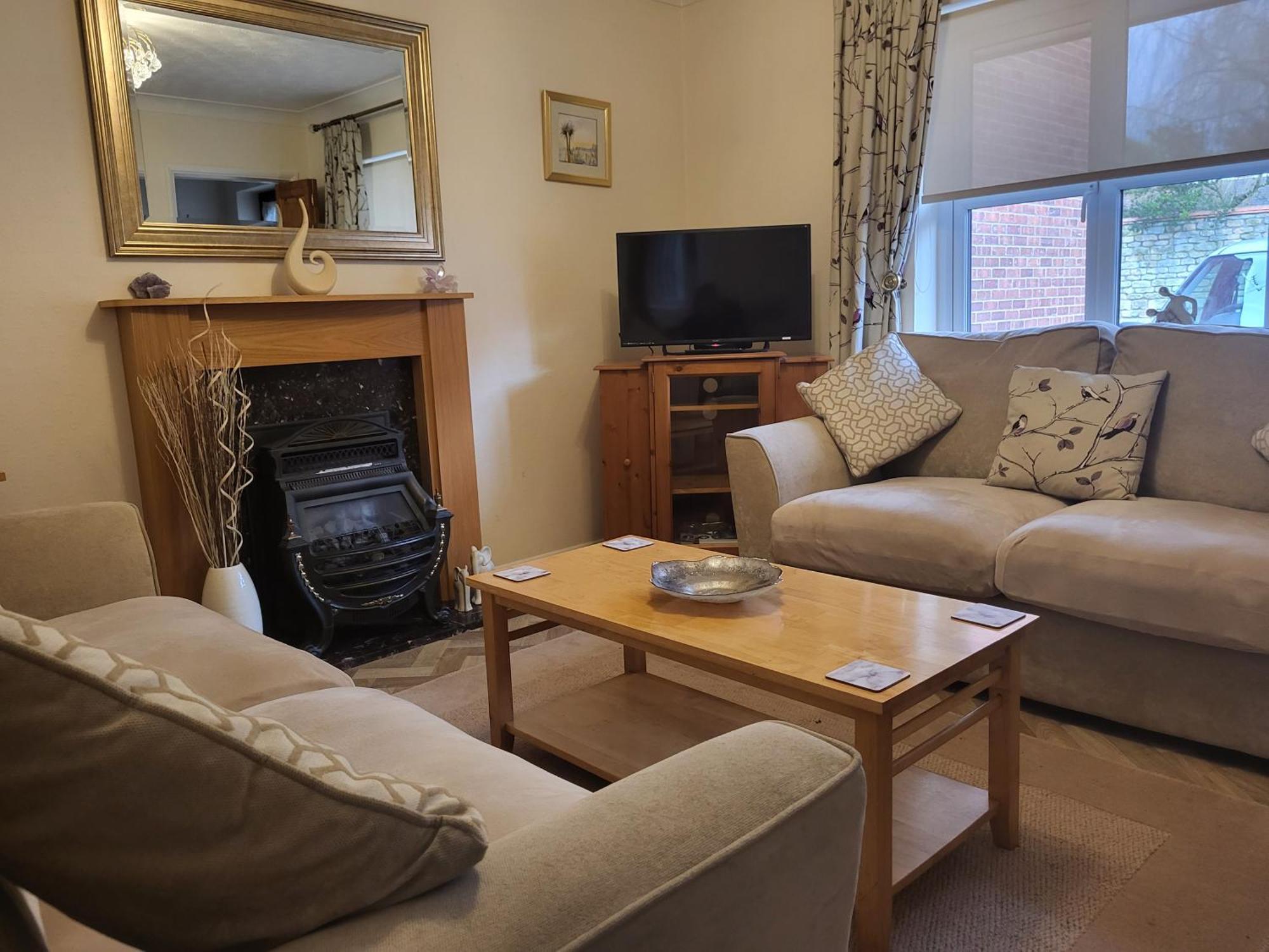 Villa Grayz Townhouse - Free Onsite Parking For 2 Cars à Lincoln Extérieur photo